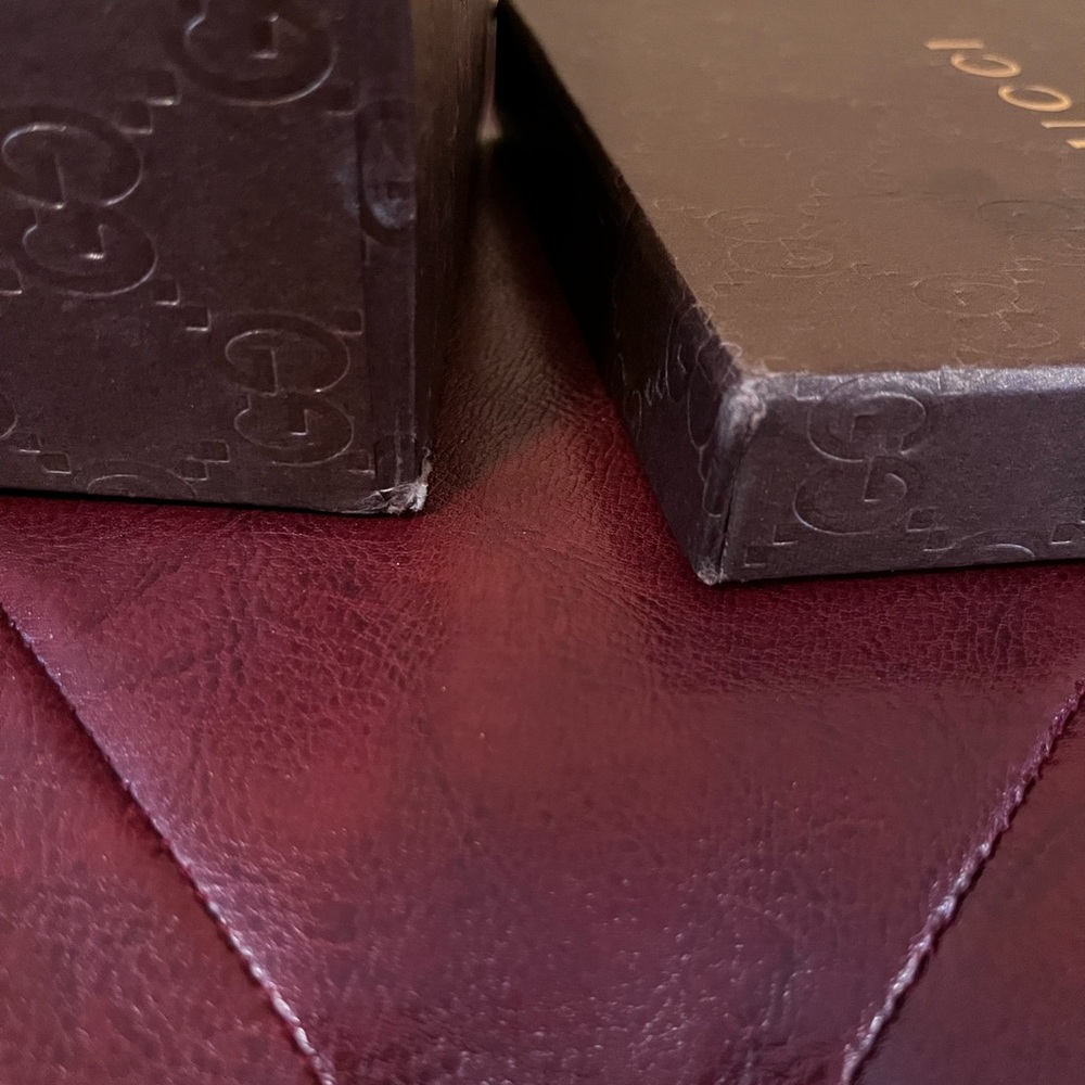 Gucci Embossed Brown Box with Gold Logo - Picture 8 of 14